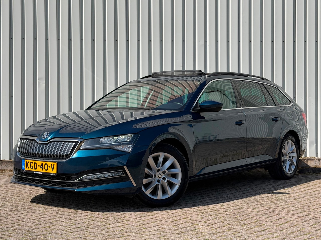 Skoda Superb Combi - 1.4 TSI iV Business Edition Plus|SOH 97%|Pano|Canton|Memory|Trekhaak|Adaptive - AutoWereld.nl