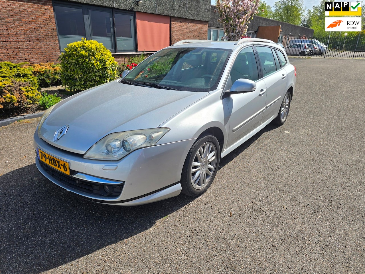 Renault Laguna Estate - 2.0 16V T Initiale Airco Boekjes Leer Navi Automaat - AutoWereld.nl