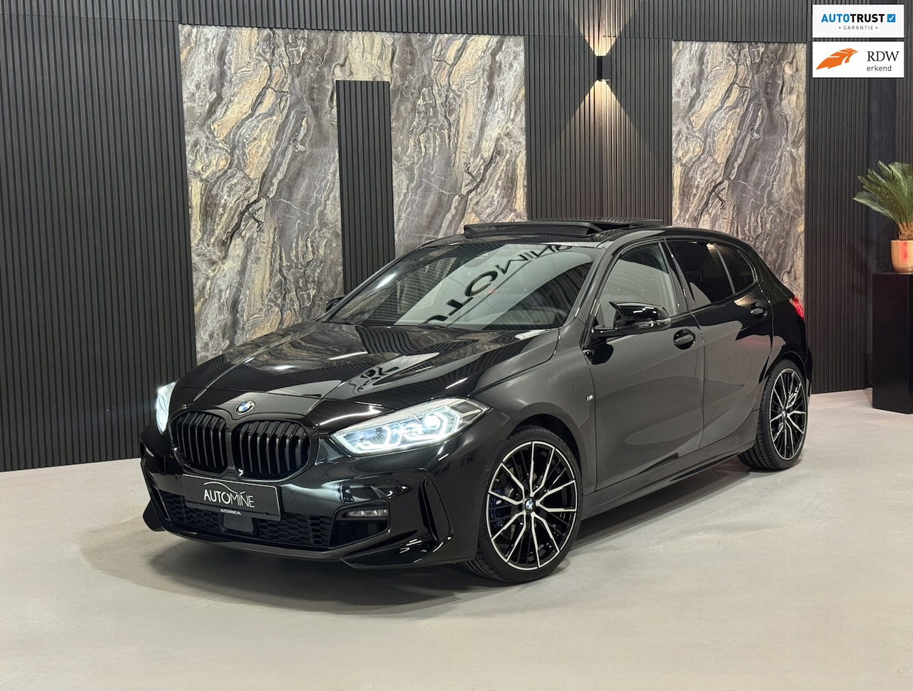 BMW 1-serie - 118i M Sport|PANO|SFEER|Harman Kardon|BOMVOL - AutoWereld.nl