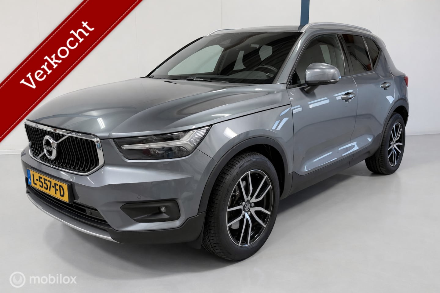 Volvo XC40 - 2.0 T4 AWD Momentum PANO/NAVI - AutoWereld.nl
