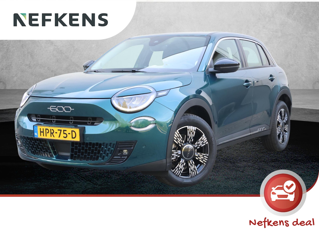 Fiat 600 - 1.2 Hybrid Urban | Donker getint glas | PDC V - A | Camera | Lm Velgen | - AutoWereld.nl