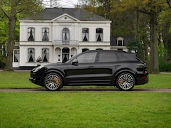 Porsche Cayenne - 4.0 Turbo | 2e eigenaar | Pano-dak | Keramisch | 3D Surround View