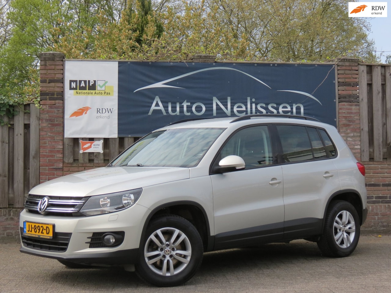 Volkswagen Tiguan - 1.4 TSI Sport&Style AIRCO | STOELVERWARMING | PARKEERSENSORS | - AutoWereld.nl