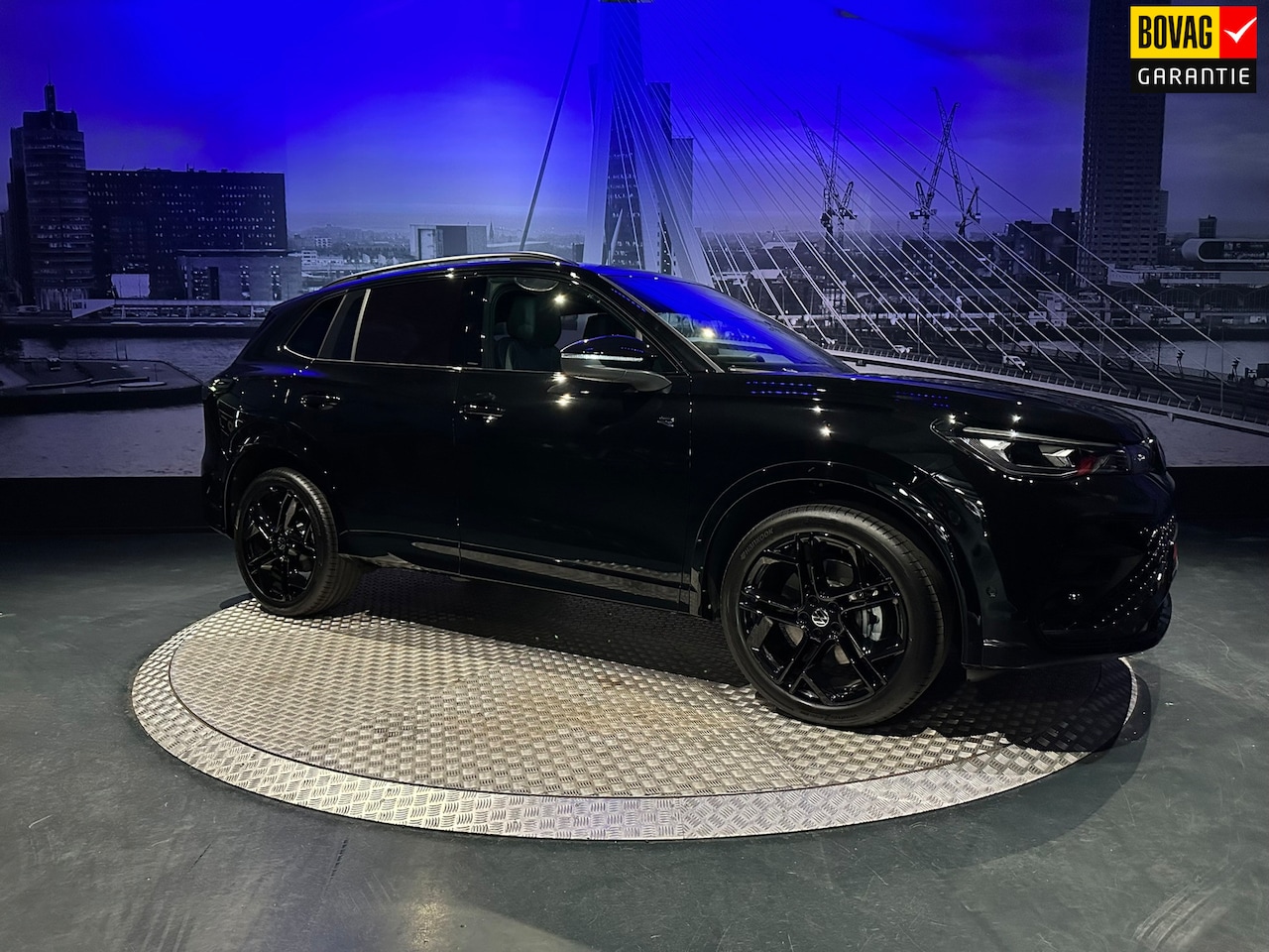 Volkswagen Tiguan - 1.5 eHybrid R-Line Edition *Leder*Memory*BlackStyle*Trekhaak*HUD* - AutoWereld.nl