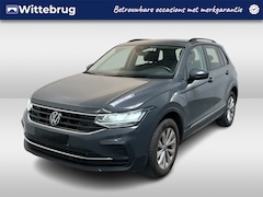 Volkswagen Tiguan - 1.4 TSI eHybrid Life / AUTOMAAT/ 245PK/ ACC/ PARK.SENSOREN V+A/ CAMERA/ DODEHOEK/ APP-CONN