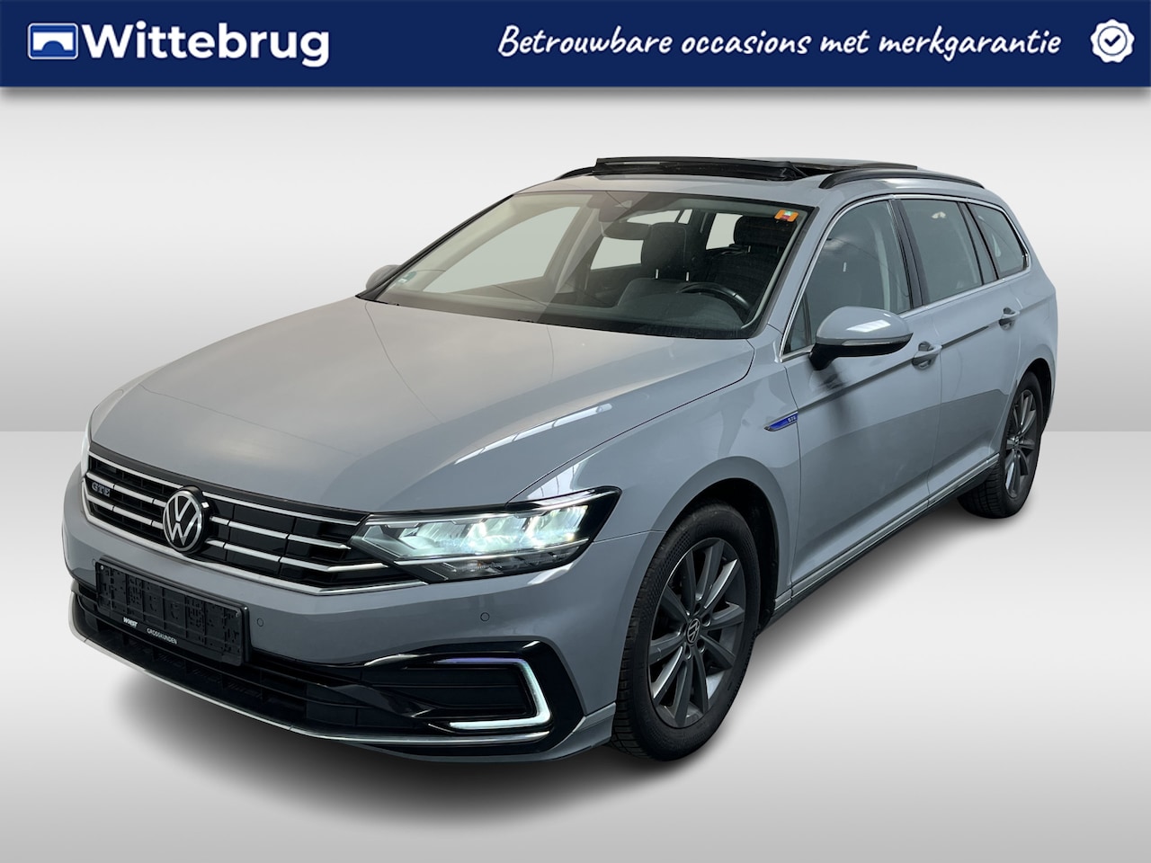 Volkswagen Passat Variant - 1.4 TSI PHEV GTE / AUTOMAAT/ PANO/ TREKHAAK/ ACC/ ERGO COMFORT/ PARK.SENSOR.V+A/ CAMERA/ A - AutoWereld.nl