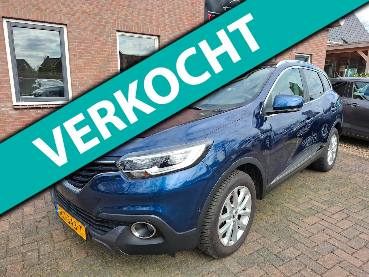 Renault Kadjar - 1.2 TCe Intens. Leder, navi, carplay, camera, trekhaak, cruise, etc. Inclusief onderhoudsb - AutoWereld.nl
