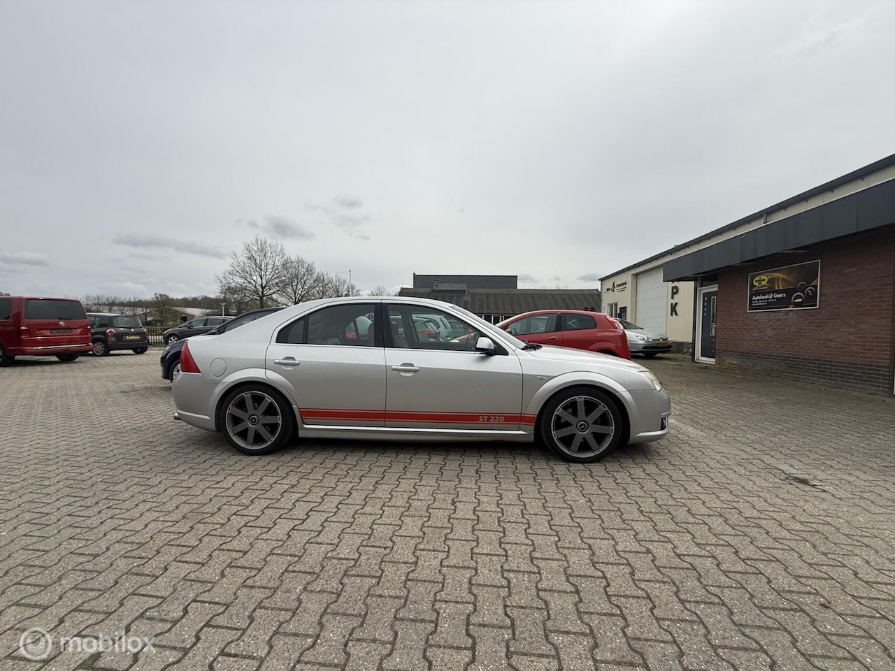 Ford Mondeo - 3.0 V6 ST220 Orig. Nederland 170.000Km met boekjes - AutoWereld.nl