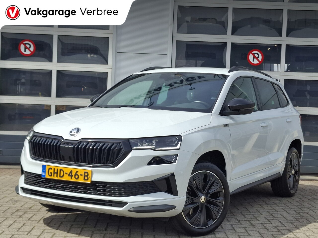 Skoda Karoq - 1.5 TSI ACT Sportline Business | Android/Apple Carplay | LM Velgen 18" | Achteruitrijcamer - AutoWereld.nl