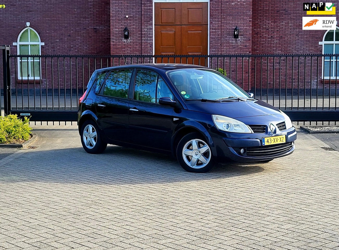 Renault Scénic - 2.0-16V Business Line / Airco / Nap / Nieuwe Apk / Trekhaak / Cruise control - AutoWereld.nl