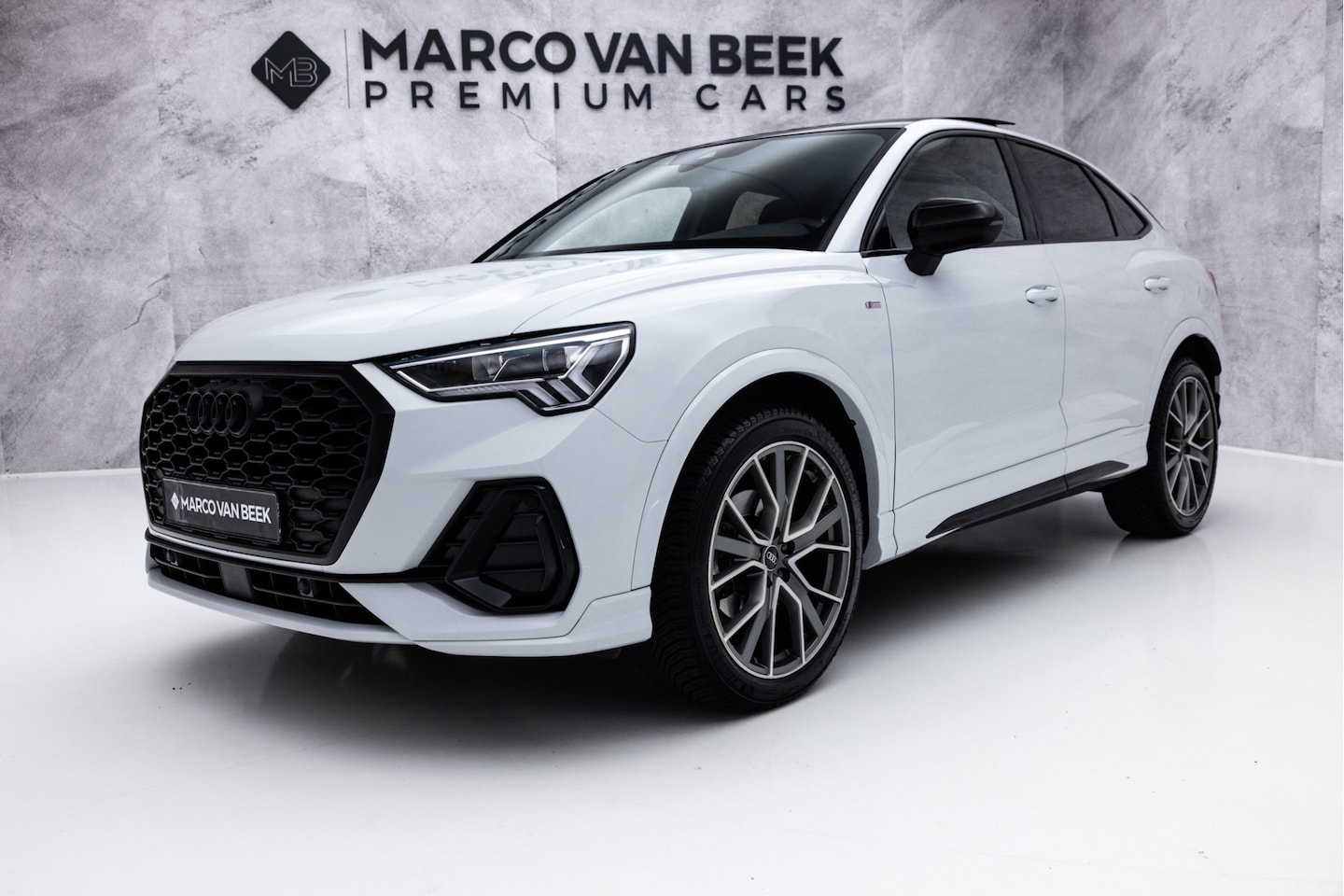 Audi Q3 Sportback - 35 TFSI S Edition | Pano | 3X S-Line | ACC | E-Trekhaak - AutoWereld.nl