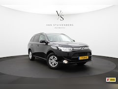 Mitsubishi Outlander - 2.0 Intense AUTOMAAT TREKHAAK PDC CRUISE