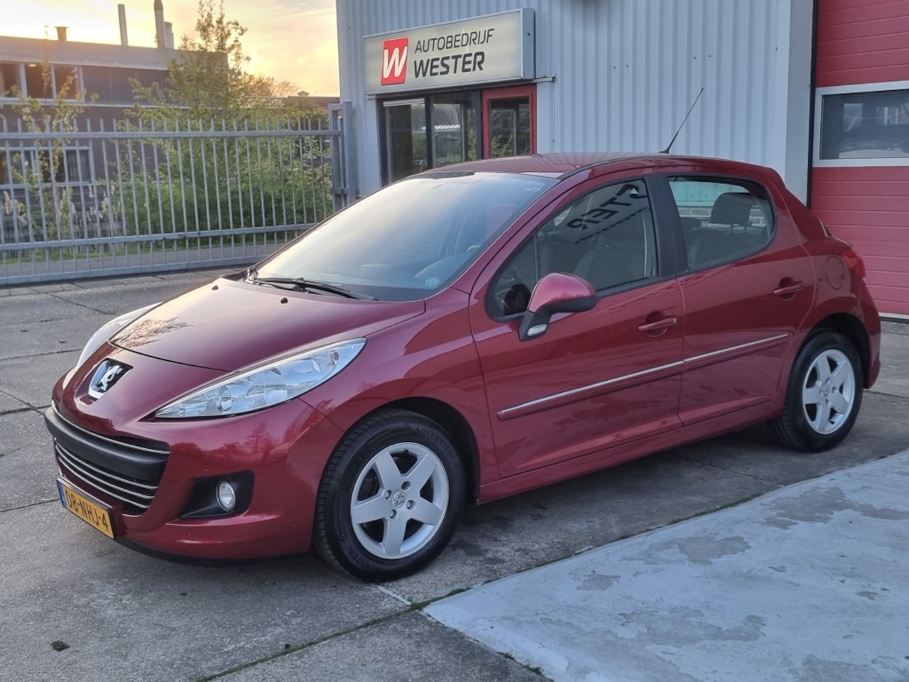 Peugeot 207 - 1.4 VTi Style 1.4 VTi Style - AutoWereld.nl