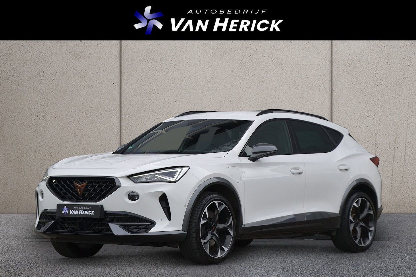 CUPRA Formentor - 1.4 e-Hybrid VZ Performance 245PK | Navigatie | Achteruitrijcamera | Sportstoelen - AutoWereld.nl