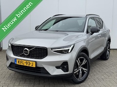 Volvo XC40 - 2.0 B3 Plus Dark| 360 camera|Elek.verstelbare voorstelen|Stoel en stuurverwarming