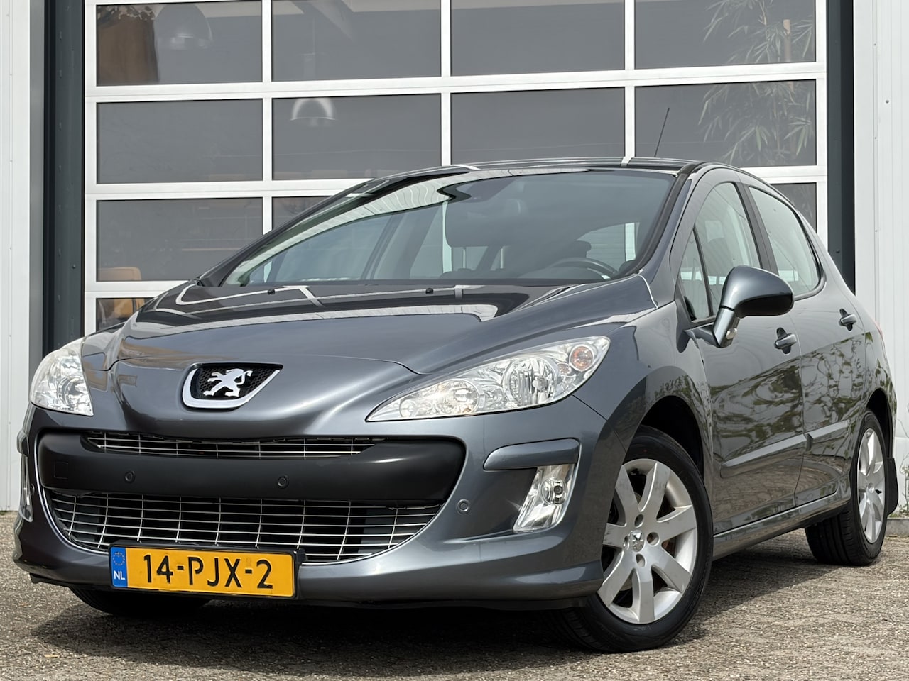 Peugeot 308 - 1.6 VTi Sublime 120pk | Cruise control | Electronic climate control | Lichtmetalen velgen - AutoWereld.nl