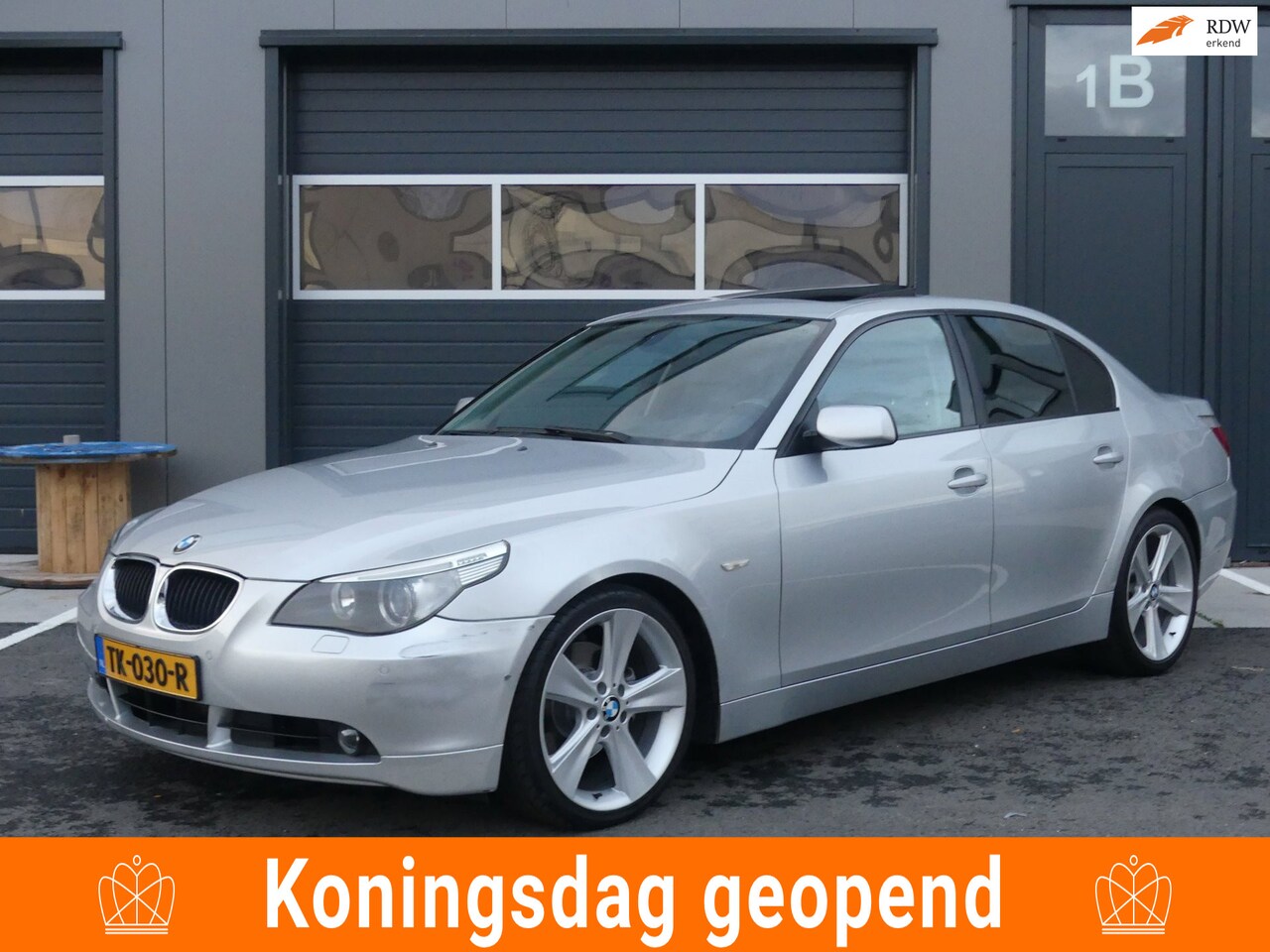 BMW 5-serie - 530i Executive Automaat Leder Navi 19Inch Xenon Schuifdak Trekhaak - AutoWereld.nl