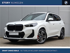 BMW X1 - xDrive25e High Executive M Sporrt Automaat / Panoramadak / Sportstoelen / Stoelverwarming