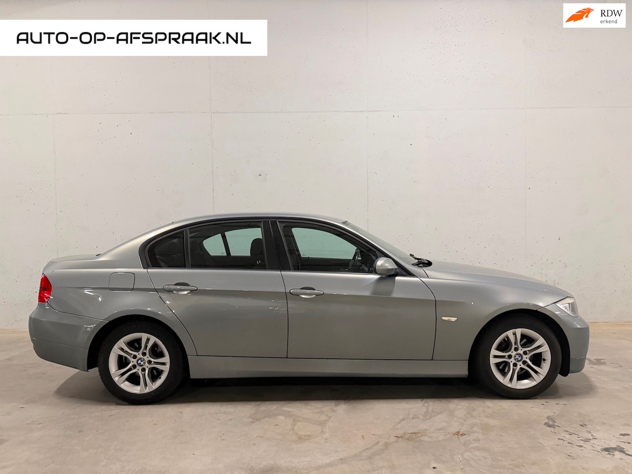 BMW 3-serie - 318i Navi Airco Cruise Airco PDC - AutoWereld.nl
