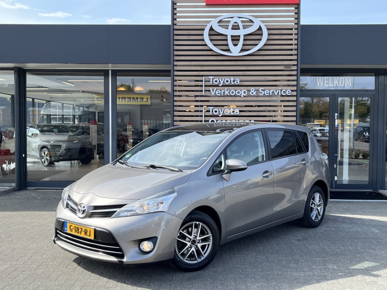 Toyota Verso - 1.8 VVT-i Aspiration Automaat | Panoramadak | Trekhaak - AutoWereld.nl