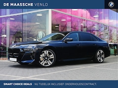 BMW i7 - xDrive60 High Executive M Sport Automaat / Panoramadak Sky Lounge / Trekhaak / Massagefunc