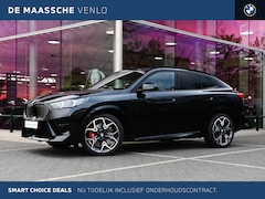 BMW iX2 - eDrive20 M Sport / Panoramadak / Trekhaak / Sportstoelen / Comfort Access / M Adaptief ond