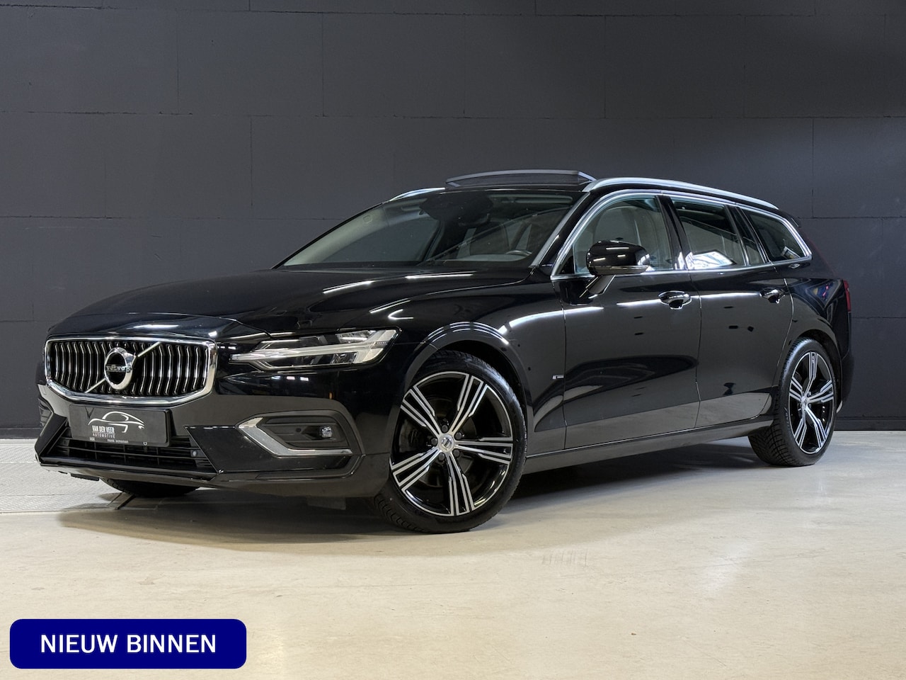 Volvo V60 - 2.0 B3 R-Design | Trekhaak | Panoramadak | Apple Carplay | Leder - AutoWereld.nl