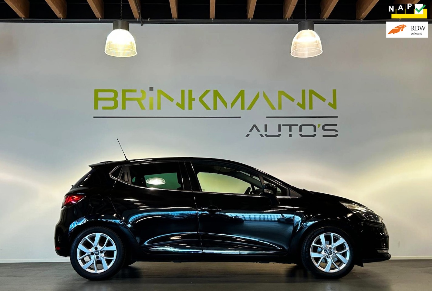 Renault Clio - 0.9 TCe Limited - Nav. - Tr.Haak - PDC - BTW auto. - AutoWereld.nl