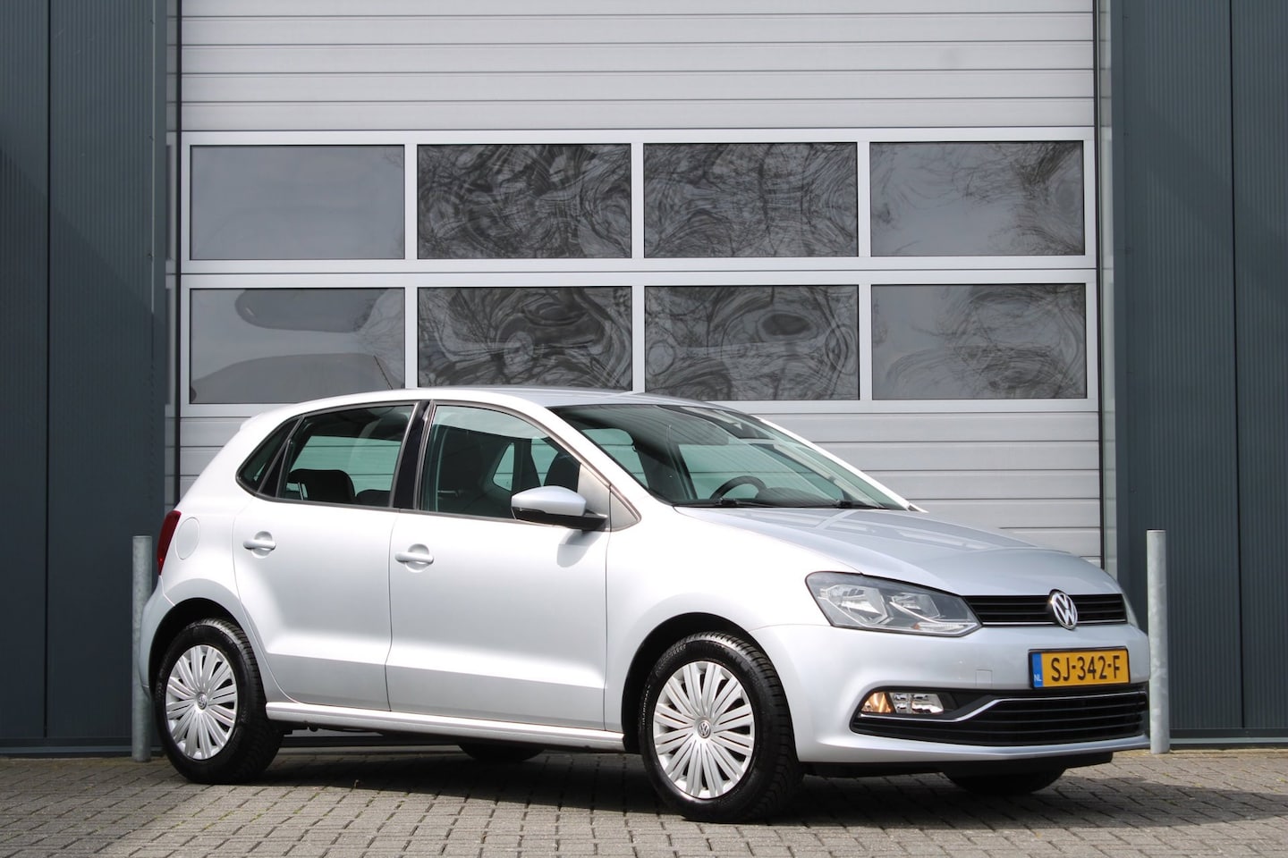 Volkswagen Polo - 1.2 TSI Comfortline 5-Deurs Airco/Cruise/Bluetooth/Elek.Ramen/RadioCD.AUX.USB/Trekhaak/Dea - AutoWereld.nl