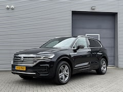 Volkswagen Touareg - 3.0 TDI R-Line I Aut. I Grijs Kenteken I Leder I Navi I 56000 km