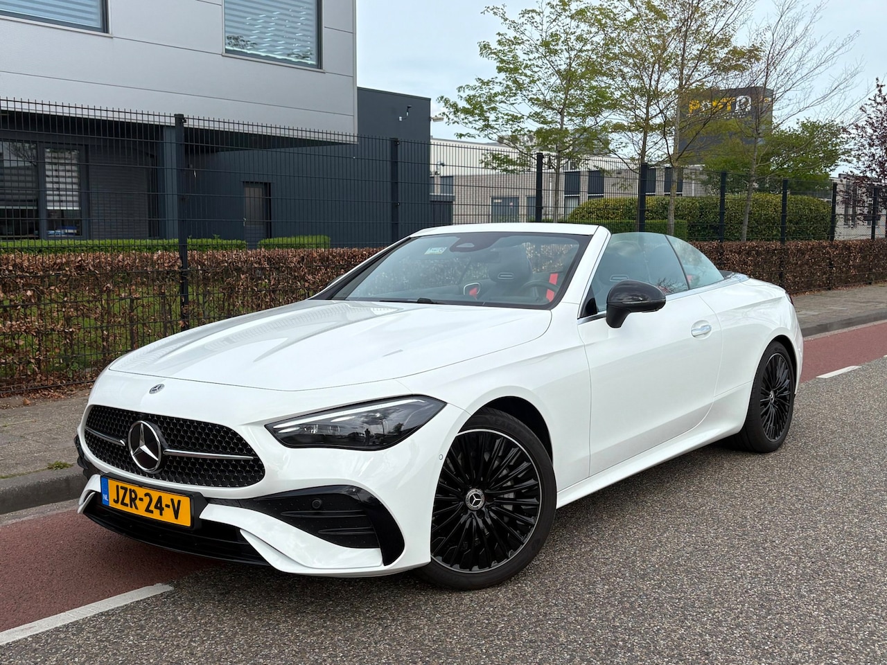 Mercedes-Benz CLE Cabriolet - 200 AMG Line Premium Night white Night-pakket Memory-stoelen Airscarf - AutoWereld.nl