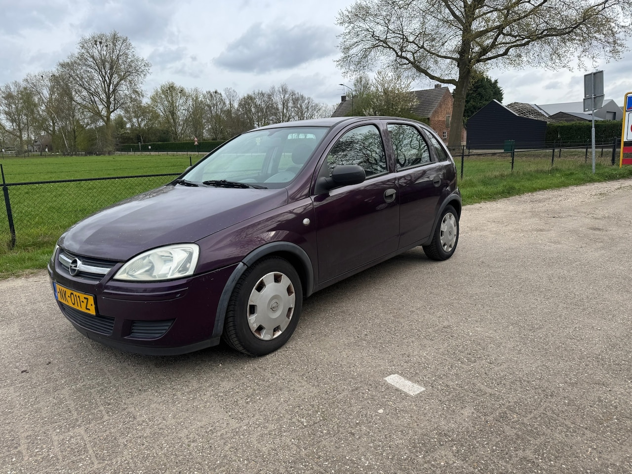 Opel Corsa - 1.2-16V Essentia 1.2-16V Essentia, nwe APK, nwe banden, stationair geluid - AutoWereld.nl