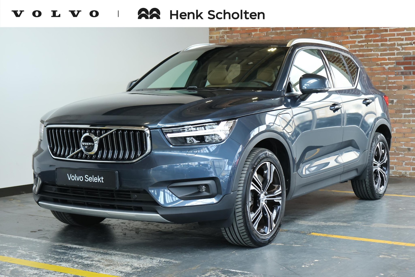 Volvo XC40 - T5 Recharge Inscription | Panoramadak | Semi-Electrische Wegklapbare Trekhaak | Harman Kar - AutoWereld.nl