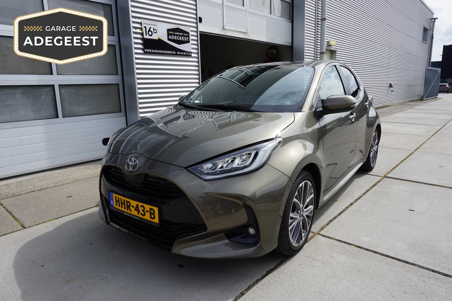 Toyota Yaris - 1.5 Hybrid 130 Executive |Navi|Carplay|PDC V+A|Dodehoek|HUD|JBL|Stoel en stuurverw.|Camera - AutoWereld.nl