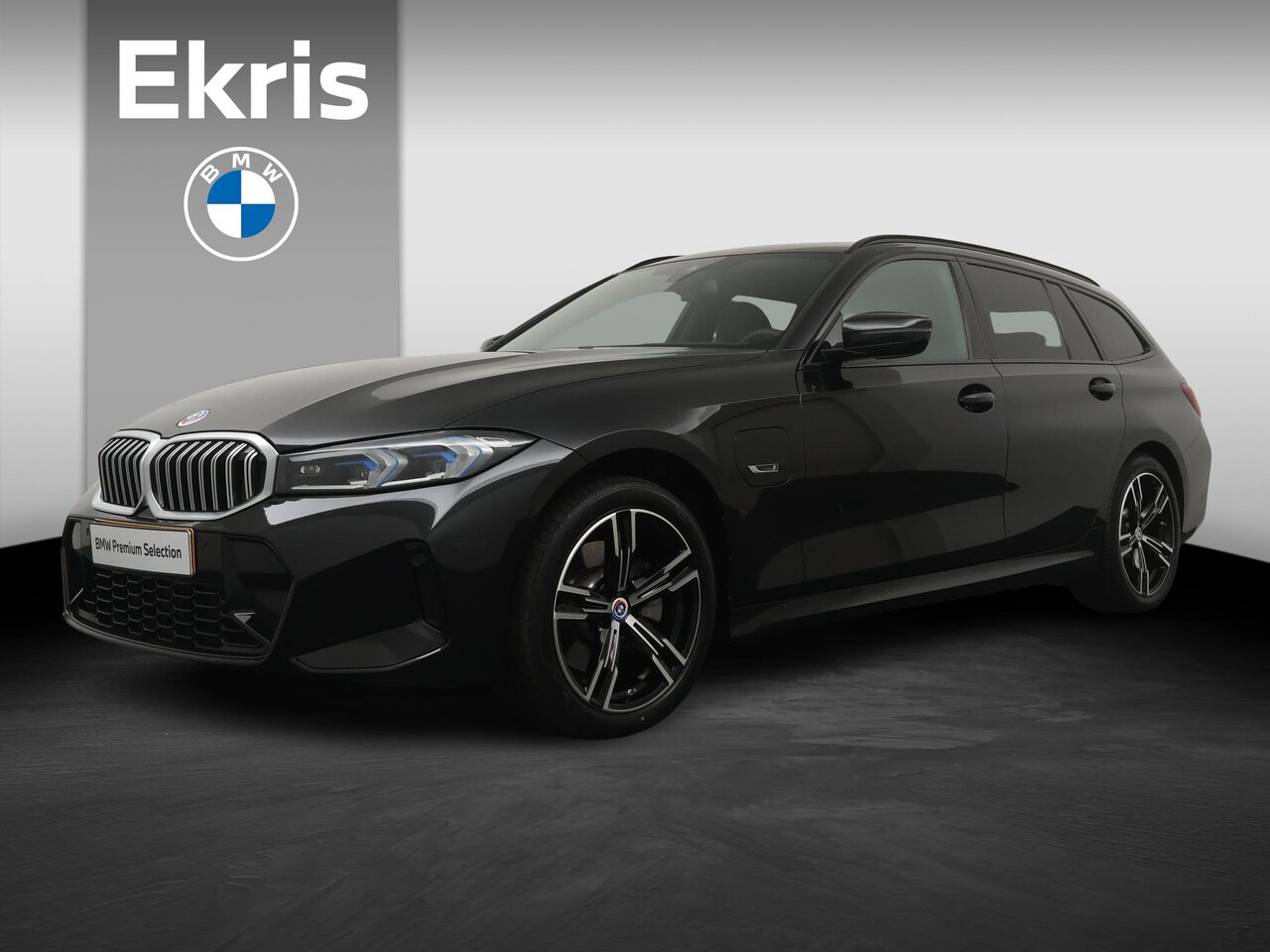 BMW 3-serie Touring - 330e xDrive M sportpakket | Head up | Elektrische Stoelen | Panorama dak | Trekhaak - AutoWereld.nl