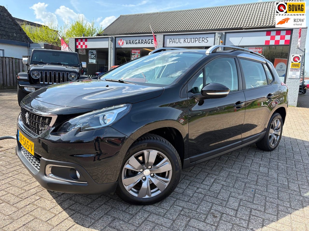 Peugeot 2008 - 1.2 110 P.T. Blue Lion *panodak + LM velg + trekhaak + pdc* - AutoWereld.nl