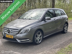 Mercedes-Benz B-klasse - 250 Prestige |Navi|Trekhaak|Leder|HK Audio