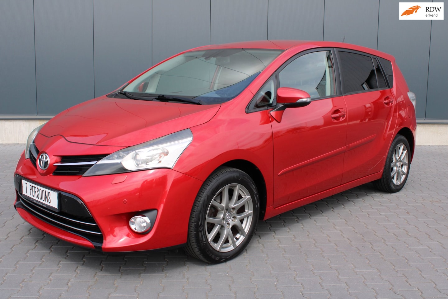 Toyota Verso - 1.8 VVT-i Aspiration 7 persoons Automaat Trekhaak Navigatie Cruise Controle - AutoWereld.nl