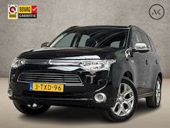 Mitsubishi Outlander - 2.0 PHEV Deluxe 203Pk Automaat (SCHUIFDAK, NAVIGATIE, LEDER, STOELVERWARMING, ELEK SPORTST