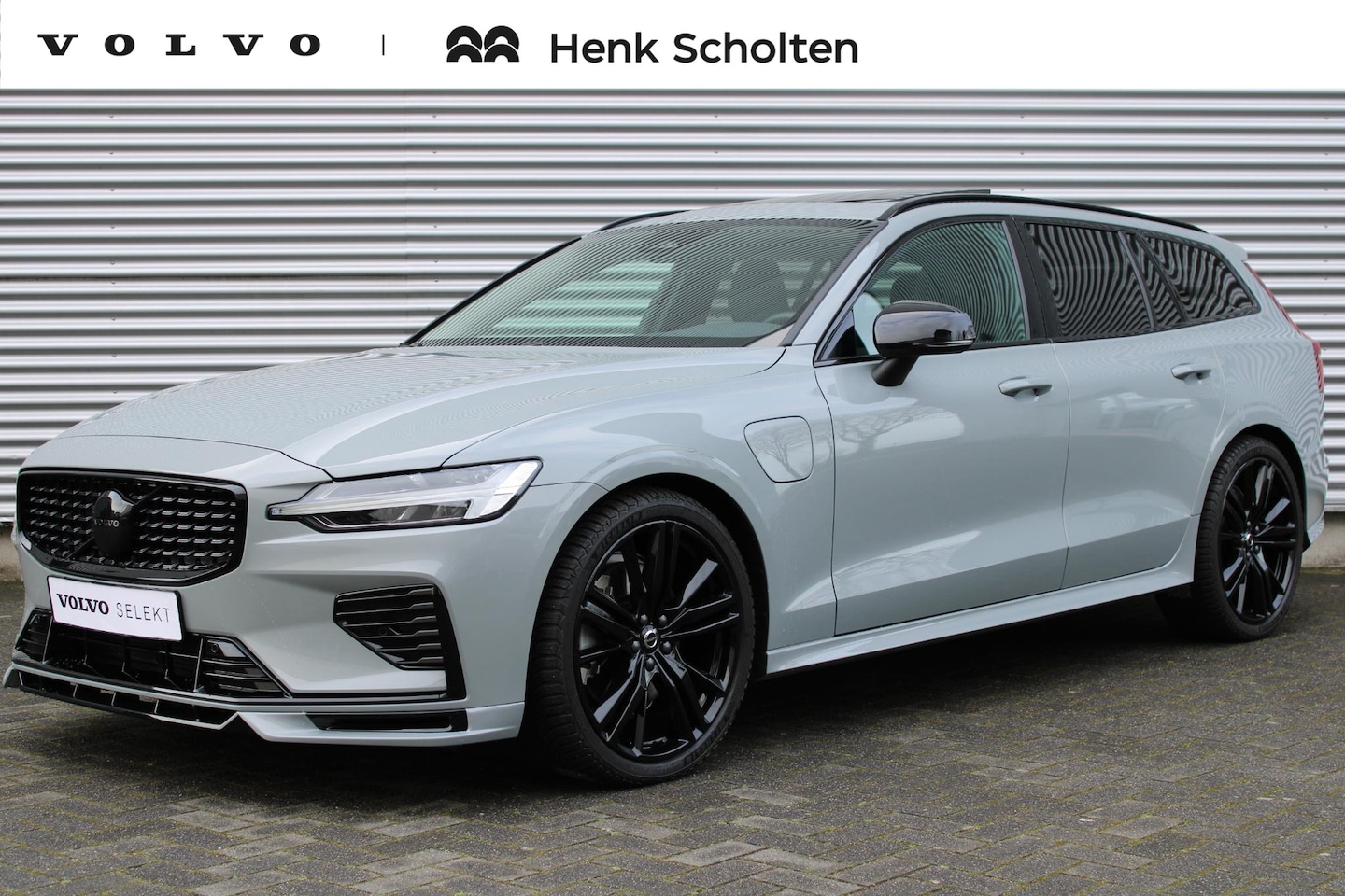 Volvo V60 - T6 Automaat Plug-in Hybrid AWD Plus Dark | HEICO Sportuitlaat Met Klepbediening | HEICO Bo - AutoWereld.nl