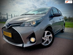 Toyota Yaris - 1.5 Hybrid Aspiration, AUTOMAAT, NIEUWSTAAT, ZUINIG, APK