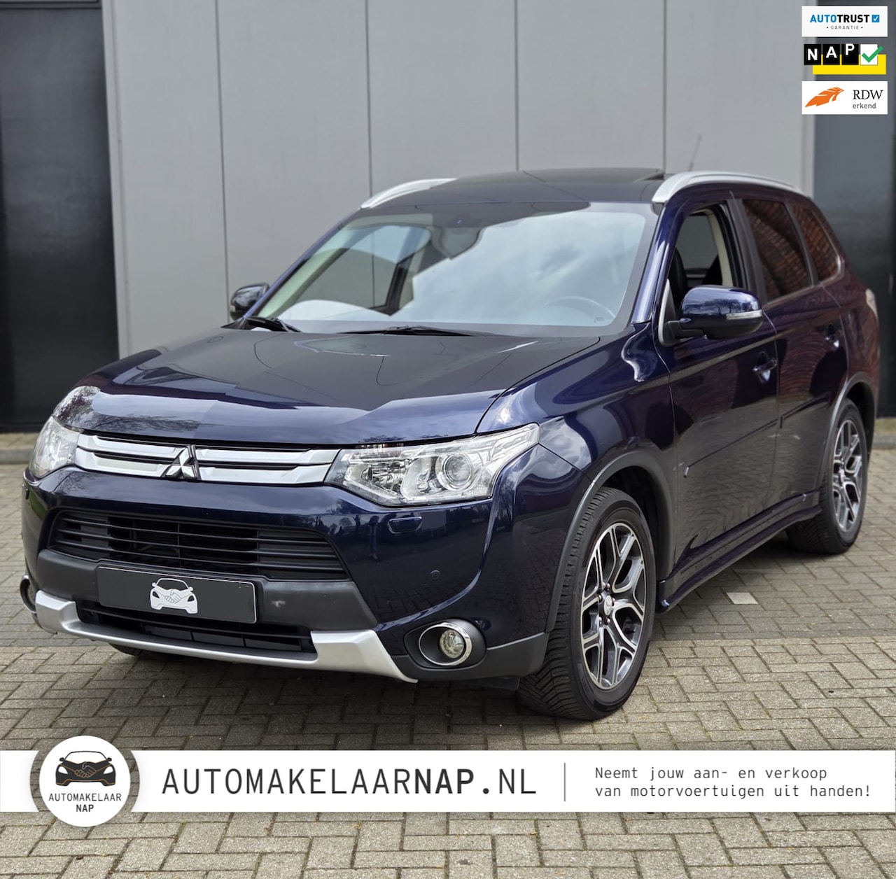 Mitsubishi Outlander - 2.0 Instyle 4WD / 7 persoons / Org. NL / Panoramadak / Trekhaak / - AutoWereld.nl
