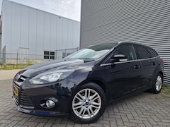 Ford Focus Wagon - 1.0 Titanium NAVI PSENSOR CRUISE TREKHAAK 2 X SLEUTELS