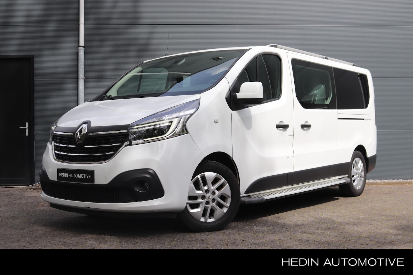 Renault Trafic - 2.0 dCi 145 T29 L2H1 DC Luxe Dubbel Cabine | Camera | Navigatie | Bluetooth | Trekhaak - AutoWereld.nl