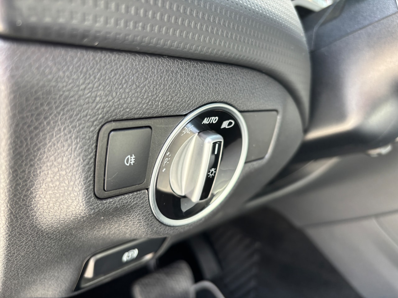 Mercedes-Benz A-klasse - 180 Ambition | Org-NL auto. Trekhaak. Automaat. Xenon. Sportstoelen. Navi.