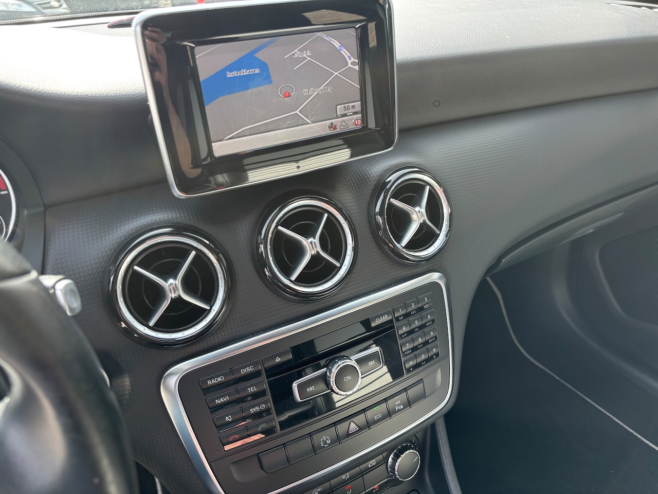 Mercedes-Benz A-klasse - 180 Ambition | Org-NL auto. Trekhaak. Automaat. Xenon. Sportstoelen. Navi.