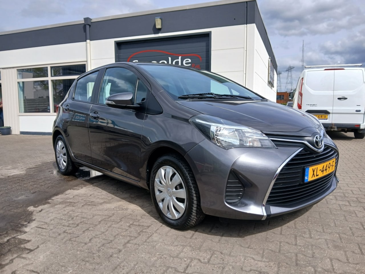 Toyota Yaris - 1.3 VVT-i 102.000Km/Dealer onderhouden/Camera - AutoWereld.nl