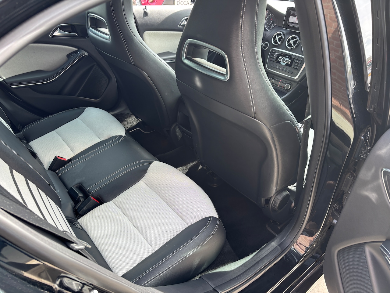 Mercedes-Benz A-klasse - 180 Ambition | Org-NL auto. Trekhaak. Automaat. Xenon. Sportstoelen. Navi.