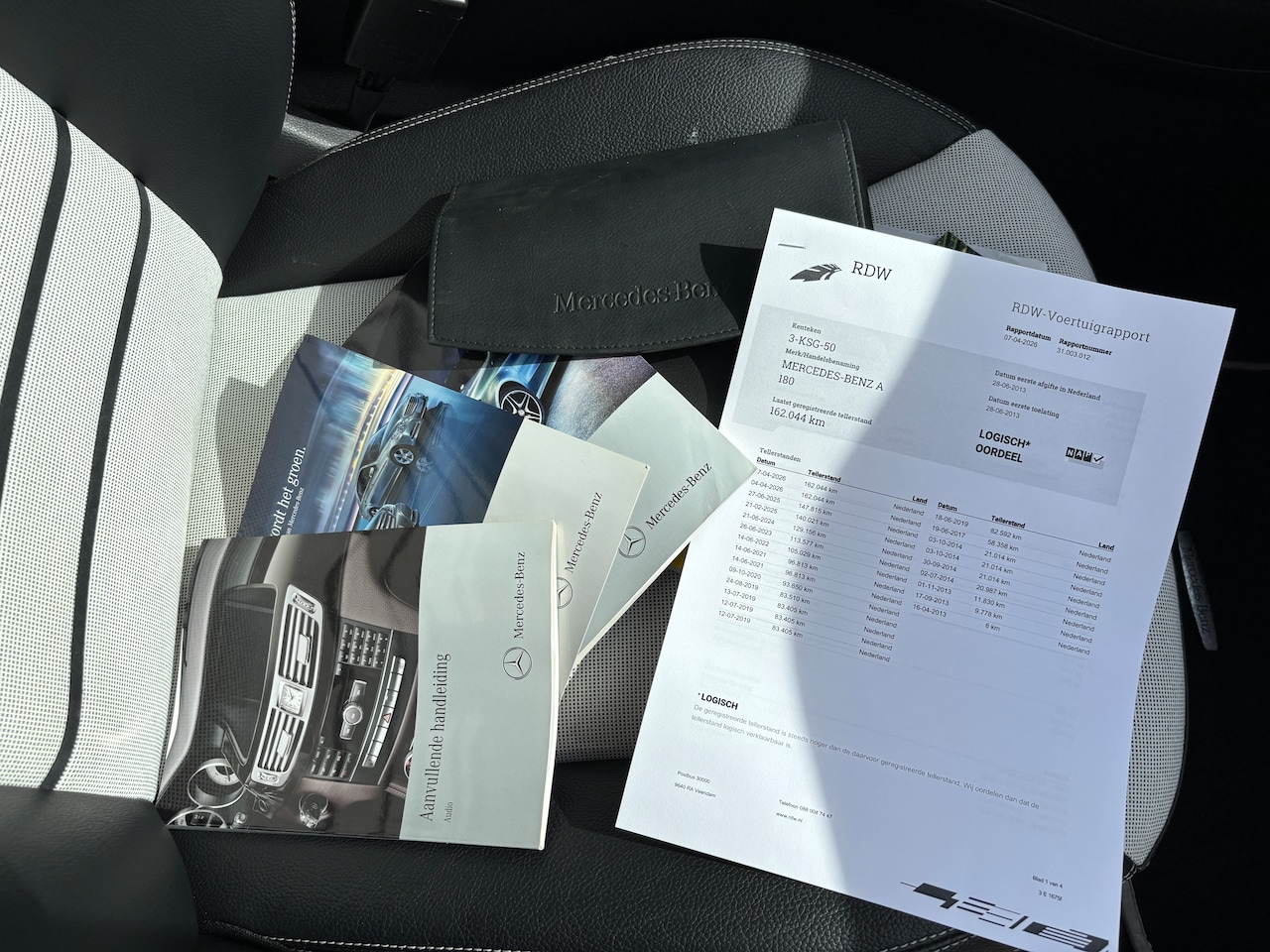 Mercedes-Benz A-klasse - 180 Ambition | Org-NL auto. Trekhaak. Automaat. Xenon. Sportstoelen. Navi.