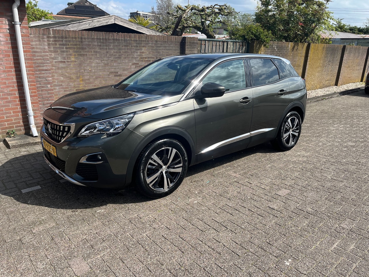 Peugeot 3008 - 1.6 e-THP Allure leer, navi, xenon,automaat, 1ste eigenaar, weinig km's - AutoWereld.nl